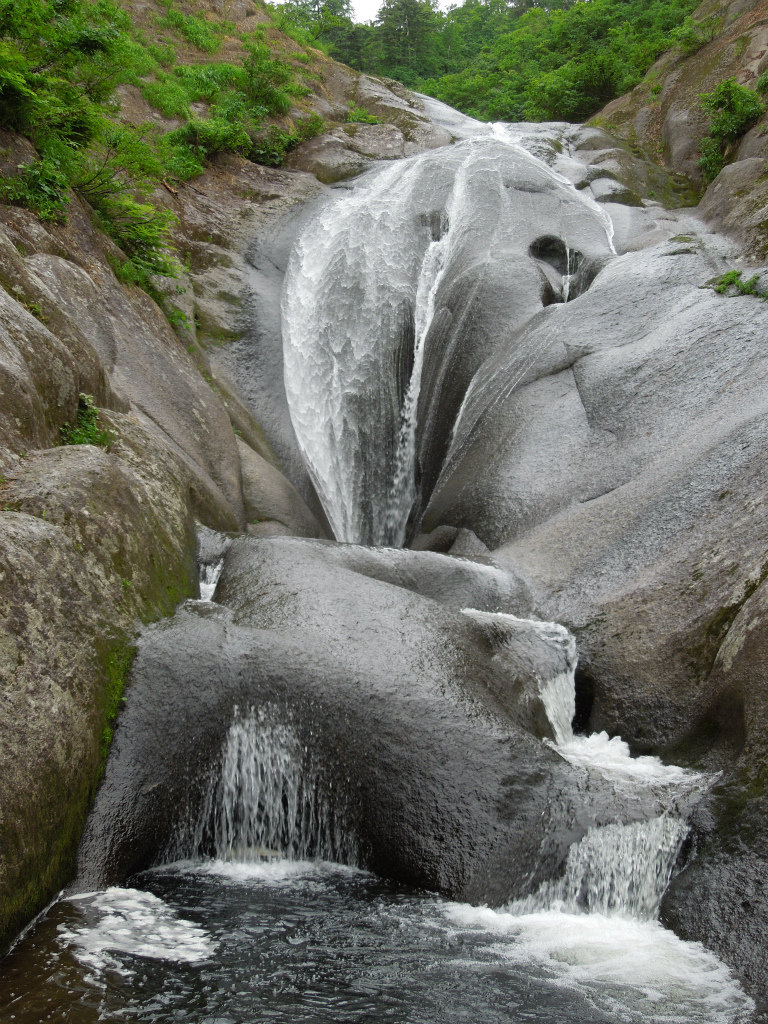 Landscaporn. real waterfall in Japan... plz don't ban me.. Youre banned for posting images of a waterfall that resembles a vagina!