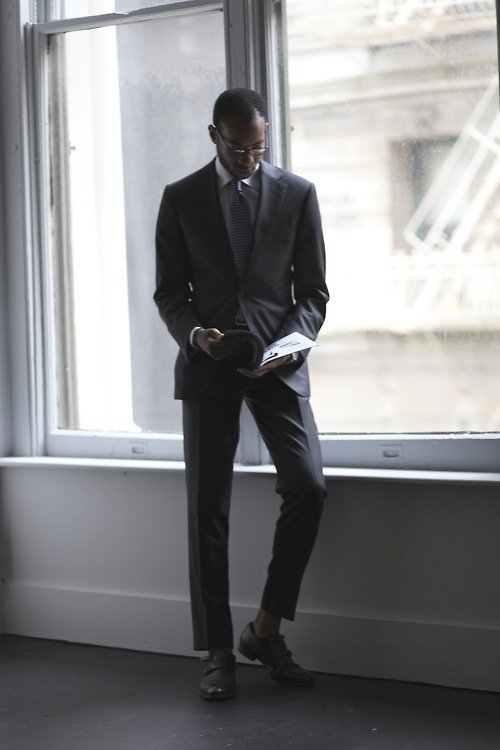 The 27 rules of suits. Sauce: Buzzfeed These rules basically tell you how to choose a suit, wear a suit and best of all - look in a suit (Try and restrain yours