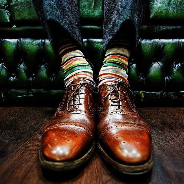 The 27 rules of suits. Sauce: Buzzfeed These rules basically tell you how to choose a suit, wear a suit and best of all - look in a suit (Try and restrain yours